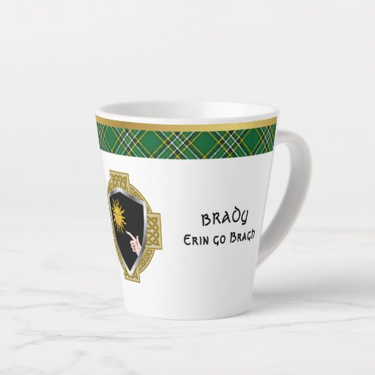 Brady Irish Shield & Tartan gepersonaliseerd Latte Mok (Rechterhoek)