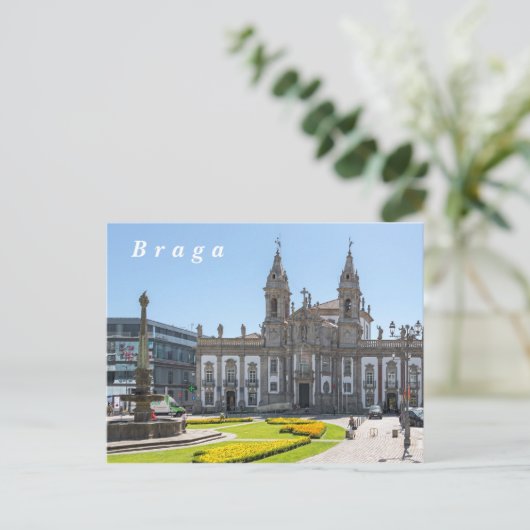 Braga. Uitzicht van het stadscentrum. Briefkaart (Staand voorkant)