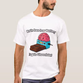 Brain heeft een lage batterij plug in chocolade! t-shirt (Voorkant)