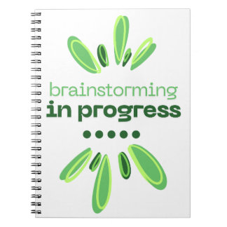 Brainstormen in de voortgang Notitieboek Schrijver
