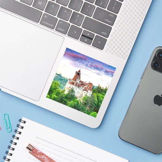 Bran Castle Roemenië Sticker (Laptop met iPhone)