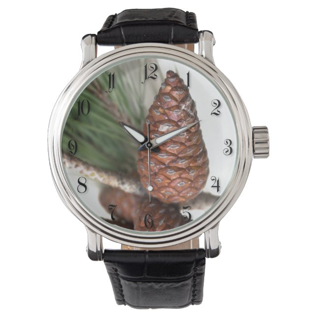 Branch of pine with the pinecones horloge (Voorkant)