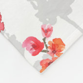 Branches of cherry blossoms on white and grey back fleece deken (Hoek)