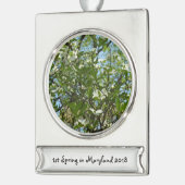 Branches van Dogwood Blossom Spring Trees Verzilverd Banner Ornament (Links)