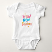 "Brand New en Fabulous" Schattig Romper (Voorkant)