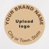 Brand op kleine lichtbruine cirkelvormige kledingl labels (Design 1)