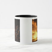 Brandblussers blussen een gesimuleerde batterijvez mok (Midden)