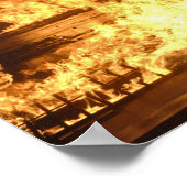 Brandblussers blussen een gesimuleerde batterijvez poster (Hoek)