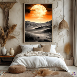 Brandende Maan Over Woestijnduinen - Monochroom Poster