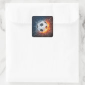 Brandende voetbal-werpkussen vierkante sticker (Tas)