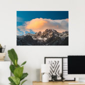 Brandende wolken boven de bergen poster (Thuiskantoor)