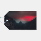 Brandende wolken, mist en bergen cadeaulabel (Achterkant Horizontaal)