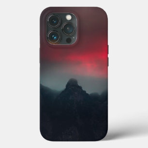 Brandende wolken, mist en bergen Case-Mate iPhone case