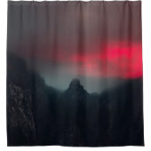 Brandende wolken, mist en bergen douchegordijn (Voorkant)