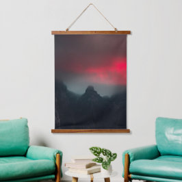 Brandende wolken, mist en bergen hangend wandkleed