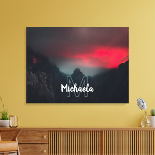 Brandende wolken, mist en bergen monogram canvas afdruk