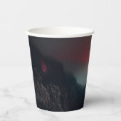 Brandende wolken, mist en bergen papieren bekers (Voorkant)