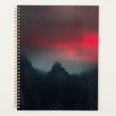 Brandende wolken, mist en bergen planner (Voorkant)