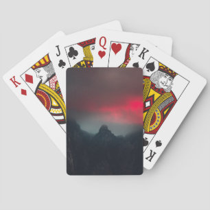 Brandende wolken, mist en bergen pokerkaarten