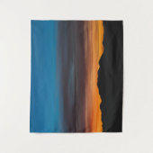 Brandende zonsondergang boven landschapssilhouet wandkleed (Voorkant)