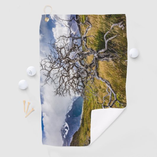 Brandstofboom, Torres del Paine, Chili Golfhanddoek (Insitu)