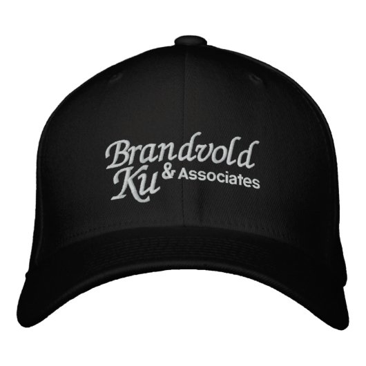 Brandvold Ku inc. geborduurd Pet (Voorkant)