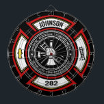 Brandweer en brandweer en brandweer dartbord<br><div class="desc">Brandafdeling VOEGT Fireman Firefighter Badge-ontwerp TOE - Embleem met Helm en Ax. Aanpassen met jouw naam,  nummer en locatie van station/apparaat.</div>