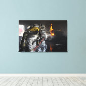 Brandweerlieden blussen een brand in een training  canvas afdruk (Insitu (Houten vloer))