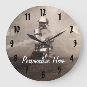 Brandweerman die de lijnen bedient grote klok