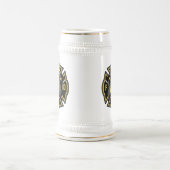 Brandweerman en brandweerteam van brandweerdienst bierpul (Center)