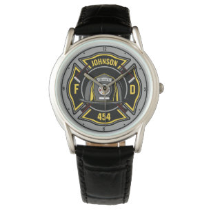 Brandweerman en brandweerteam van brandweerdienst horloge