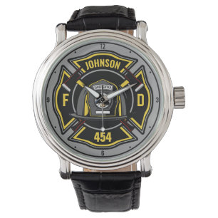 Brandweerman en brandweerteam van brandweerdienst horloge