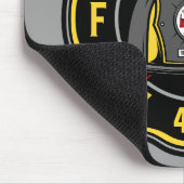 Brandweerman en brandweerteam van brandweerdienst muismat (Hoek)