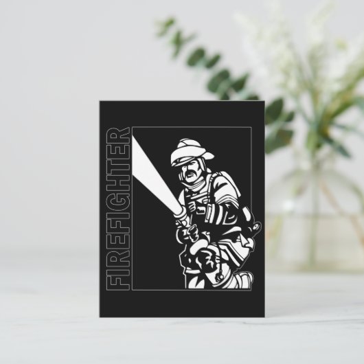 Brandweerman in zwart-wit briefkaart (Staand voorkant)