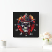 Brandweerman schedel nat spul op het rode spul vierkante klok (Huis)