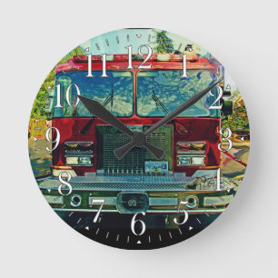 Brandweermotor die aan een vuurwandklok bevestigd ronde klok