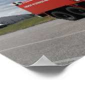 Brandweermotor op luchthaven Cherbourg Frankrijk Poster (Hoek)