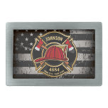 Brandweernaam Brandweerdienst Verenigde Staten Vla Gesp<br><div class="desc">Brandweernaam Fireman Fire Department USA Vlag ontwerp - Embleem met Red Helmet en Ax. Aanpassen met jouw naam,  nummer en locatie van station/apparaat.</div>