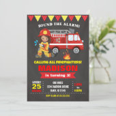 brandweervrouw op Birthday Invitation Girl Chalkbo Kaart (Staand voorkant)