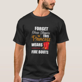 Brandweervrouwen Deze prinses draagt brandlaarzen T-shirt