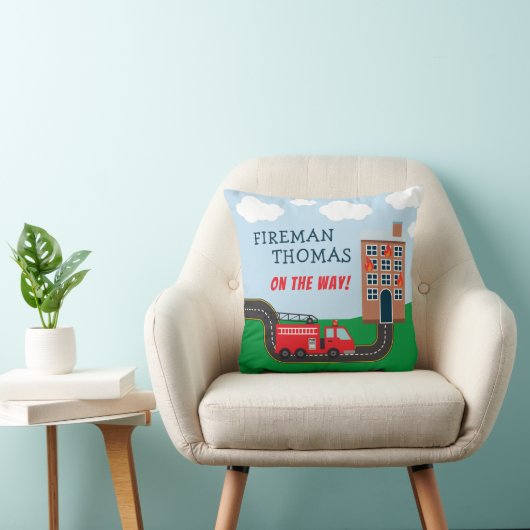 Brandweerwagen met voornaam kleine jongen kussen (Stoel)