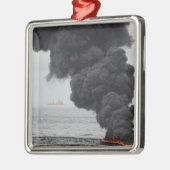 Brandwonden van geconcentreerde kolie metalen ornament (Links)