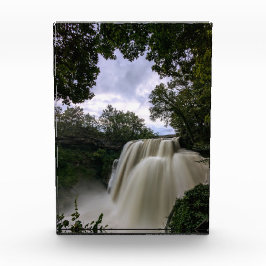 Brandywine-Herfsten brullen op een lenteochtend Fotoblokken