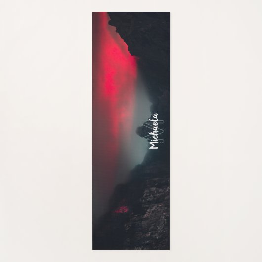 Brankelende wolken, mist en bergen monogram yoga m yogamat (Voorkant)