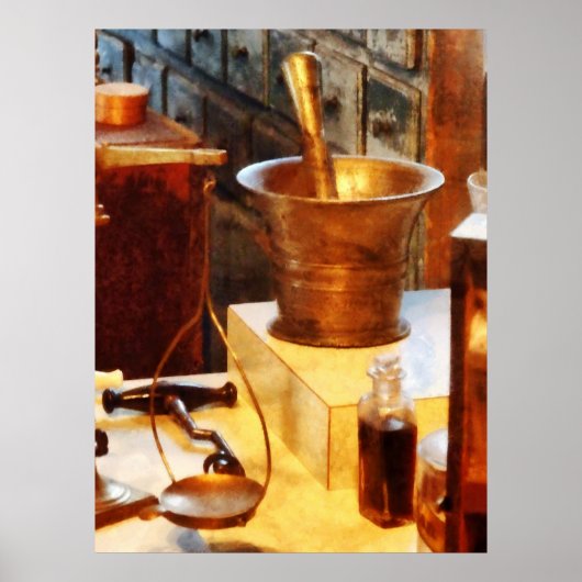 Brass Mortar en Pestle Poster (Voorkant)