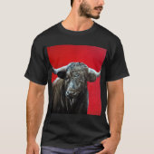 Brave bull on red t-shirt (Voorkant)
