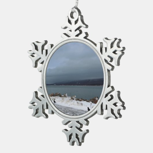 Braving het Storm samen Tin Sneeuwvlok Ornament (Rechts)