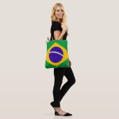 Braziliaanse vlag tote bag (Op model)
