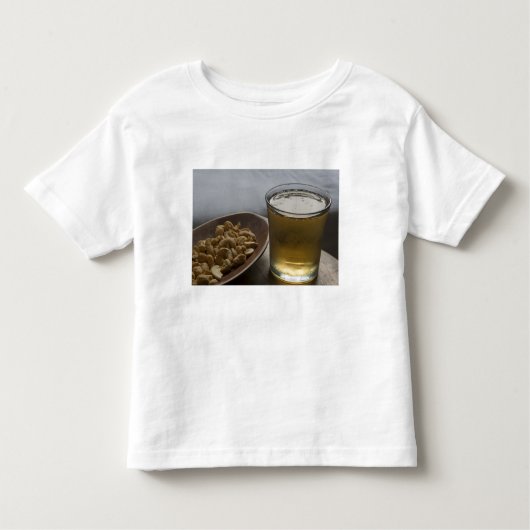 Brazilië. Een glas verfrissende gegarandeerde ener Kinder Shirts (Voorkant)