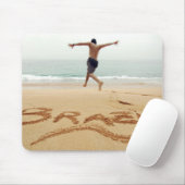 BRAZILIË. Man op de borst met een zwempak Muismat (Met muis)